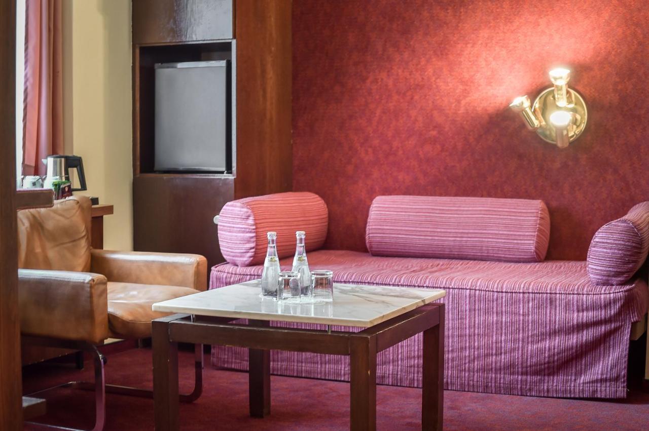 Kontaktlos Hotel Am Kappelberg Kontaktlos Fellbach Bagian luar foto