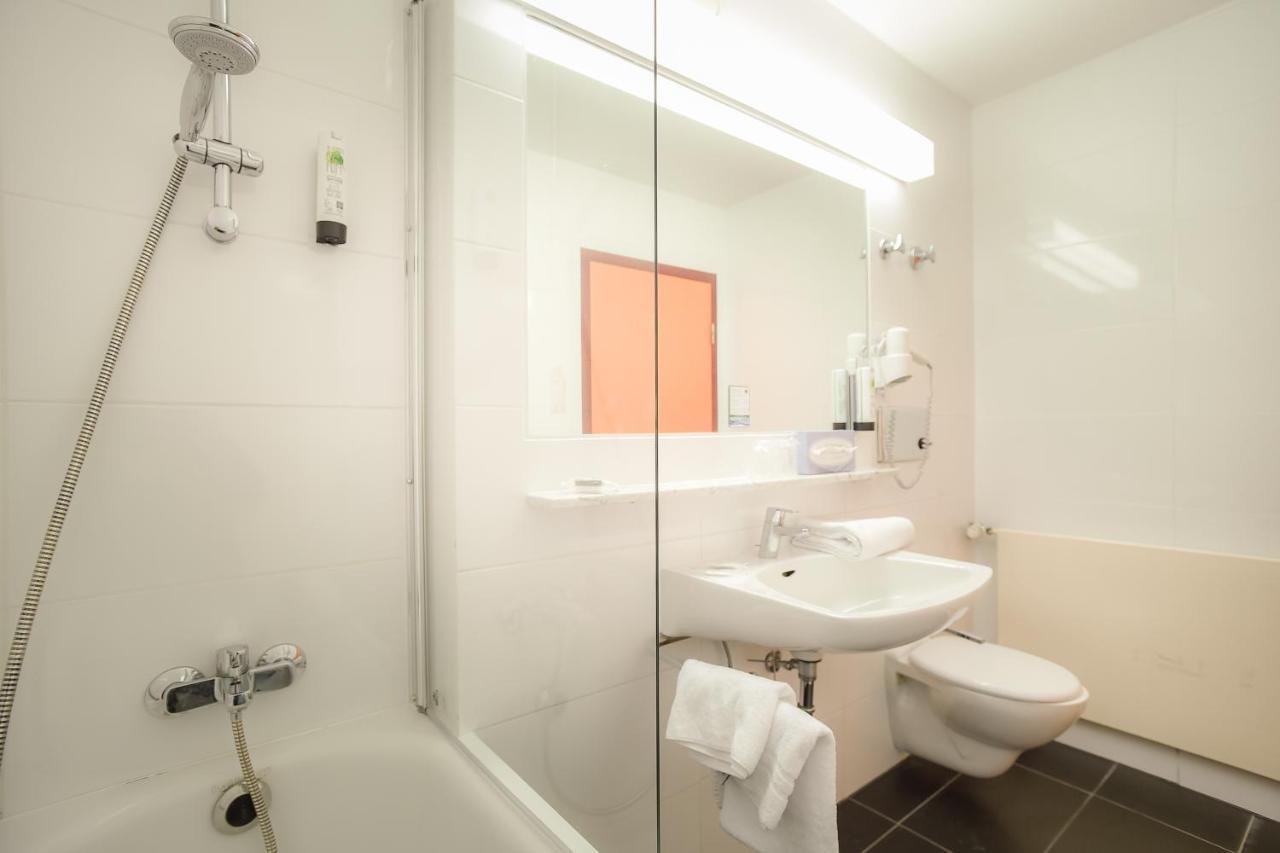 Kontaktlos Hotel Am Kappelberg Kontaktlos Fellbach Bagian luar foto