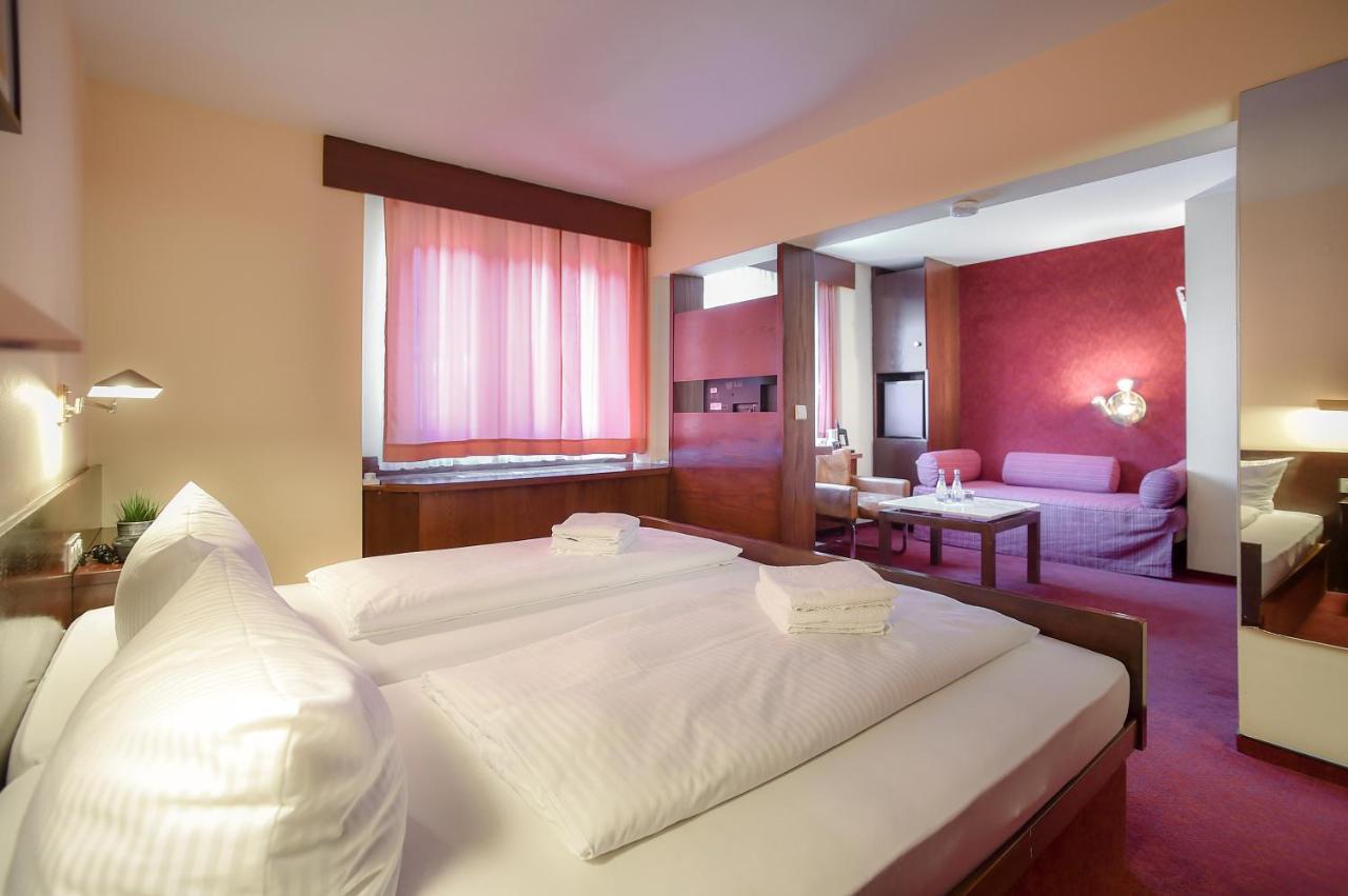 Kontaktlos Hotel Am Kappelberg Kontaktlos Fellbach Bagian luar foto